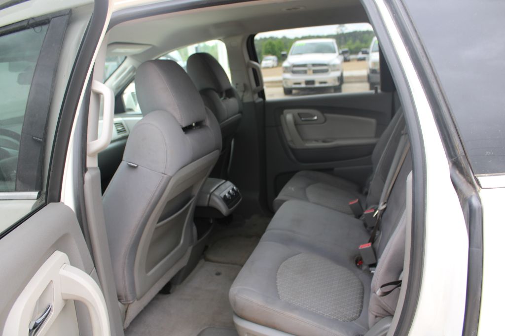 2011 Chevrolet Traverse 1LT - Photo 10