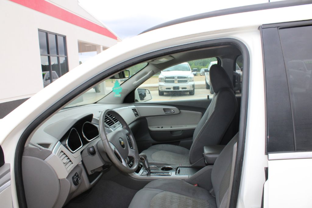 2011 Chevrolet Traverse 1LT - Photo 11